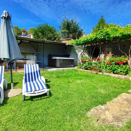 Pavao 1402 * プーラ